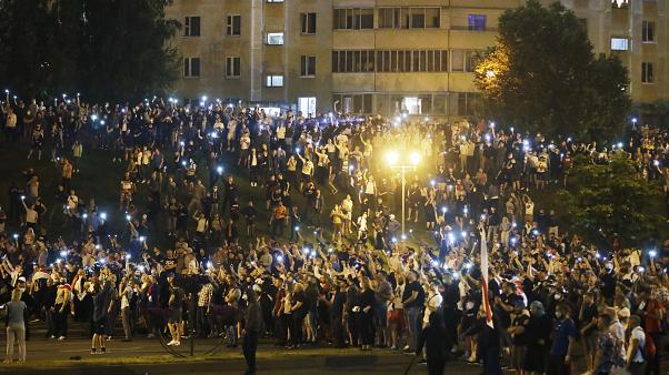 A treia noapte consecutivă de revolte în Belarus. Protestatarii contestă corectitudinea alegerilor prezidențiale - belarus-1597231677.jpg