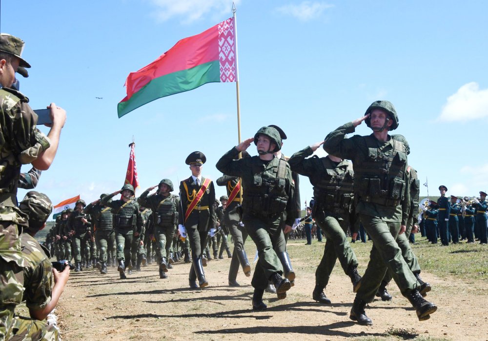 Belarus a început exerciţii militare în mai multe regiuni, inclusiv la frontiera cu Polonia - belarusrazboi-1662644113.jpg