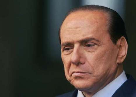 Parlamentul italian a adoptat reformele. Berlusconi poate demisiona în orice moment! - berlusconi-1321118218.jpg