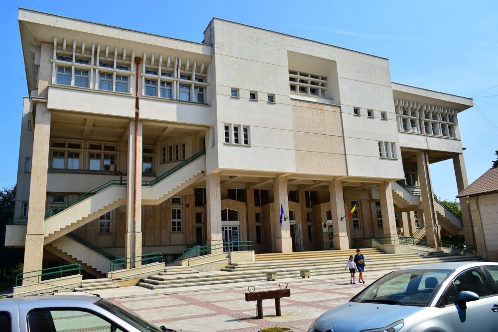 Se redeschide Biblioteca Județeană - bibliotecajudeteanaioannroman5-1590924095.jpg