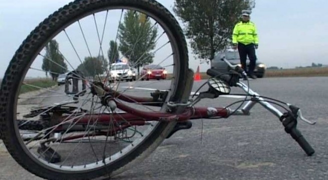 TRAGEDIE LA TUZLA. UN BĂRBAT A MURIT ÎNTR-UN ACCIDENT - bicicletarasturnatapesosea-1465928561.jpg