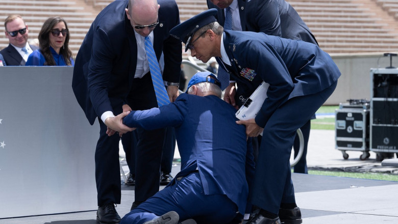Reacția lui Donald Trump după ce Joe Biden a căzut pe scenă la o ceremonie oficială a Forțelor Aeriene - biden-1685690199.jpg