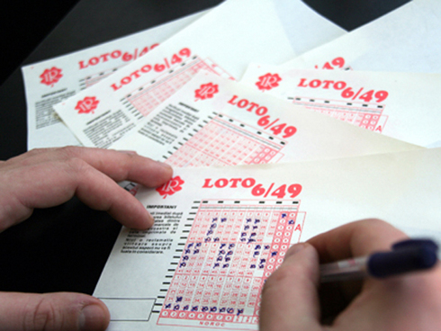 Loteria Română a ieftinit biletele la Loto 6 din 49 - bilet-1349170458.jpg