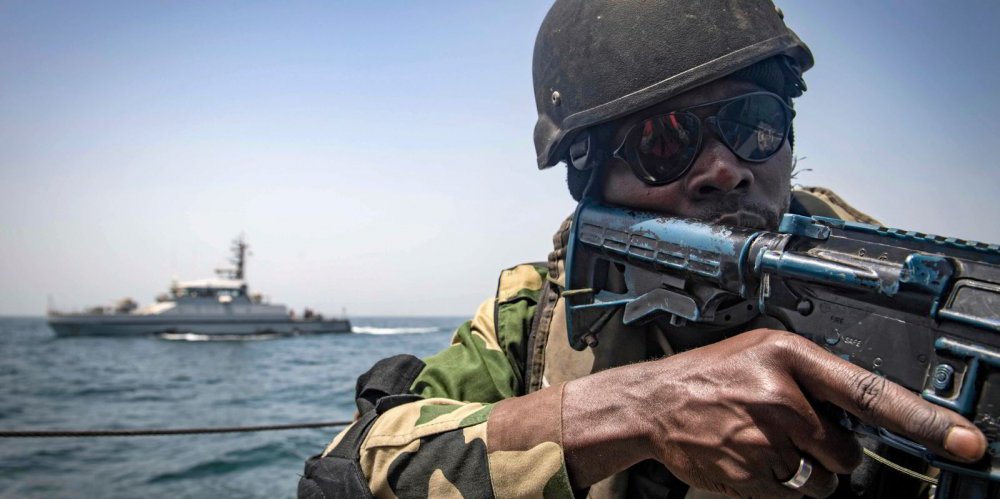 BIMCO cere intensificarea acțiunilor de combatere a pirateriei din Golful Guineea - bimcocereintensificareaactiunilo-1638197054.jpg