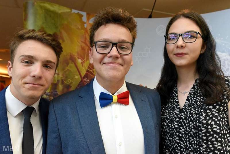 Elevii români - trei medalii la Olimpiada Internațională de Biologie - biologie-1563973076.jpg