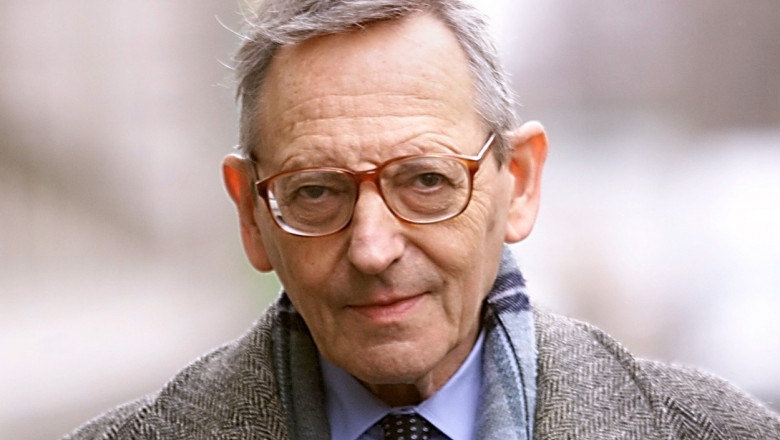 A murit biologul François Gros, unul dintre cei care au descoperit ARN mesager - biologmort-1645468071.jpg