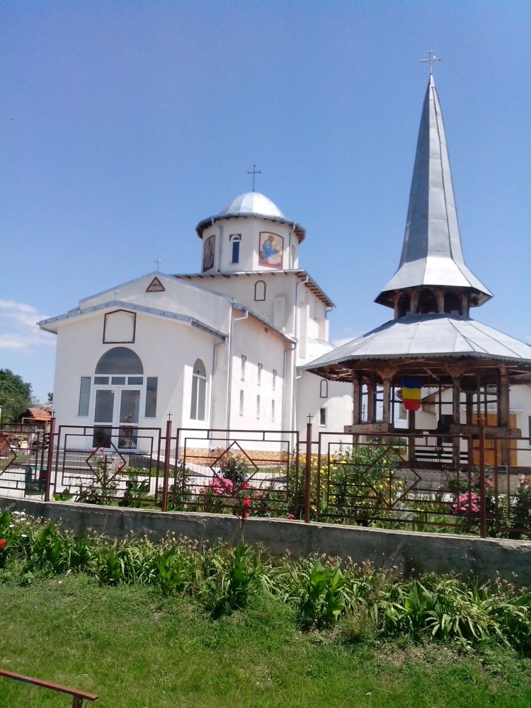 Sfințirea bisericii din Negru Vodă, astăzi - bisericanegruvoda-1379835180.jpg