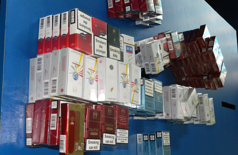 Bișnițarii de țigări din piața Griviței și Gară, luați în vizor - bisnitariidetigari-1418670494.jpg