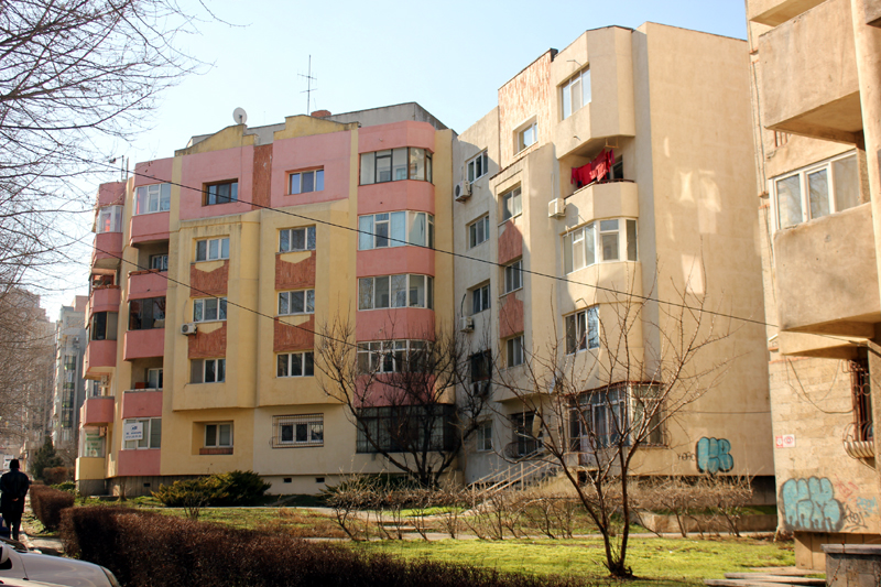 Apartamente din Constanța care au ținut piept perioadei de recesiune - blocuri3-1383158770.jpg