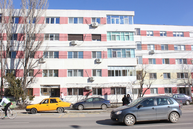 Apartamentele din Constanța nu mai dau semne de ieftinire - blocuri9-1363104326.jpg
