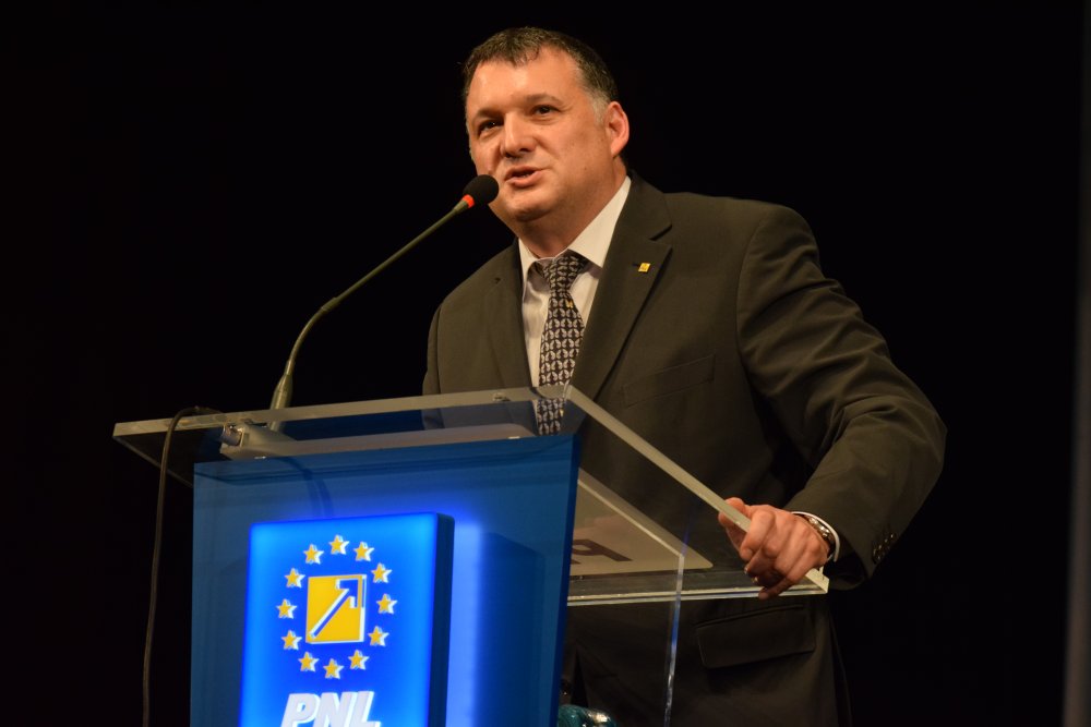 Deputatul Bogdan Huțucă, de la PNL, intervenție la premier 