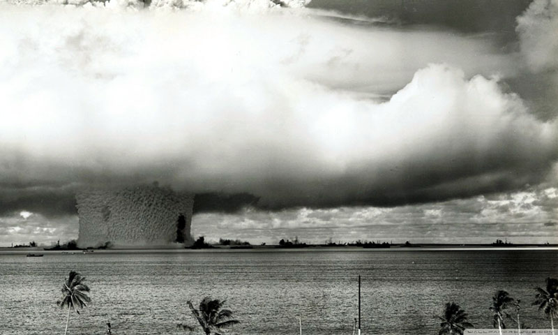Marea Britanie a încurajat SUA să lanseze bombele atomice asupra Japoniei - bombaatomica-1375713408.jpg