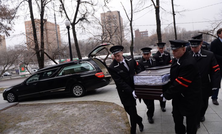 Boris Nemțov, înmormântat de ziua mamei lui - borisnemtsovfuneralsmoscow-1425382059.jpg