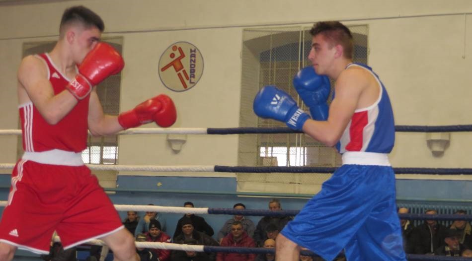Box: Ștefan Marcu va urca în ring, astăzi, în semifinalele CN U22 - box1487326704-1487327125.jpg