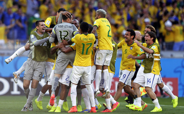 Brazilia s-a calificat după un meci dramatic cu Chile, decis la loviturile de departajare - brazilia-1404028462.jpg