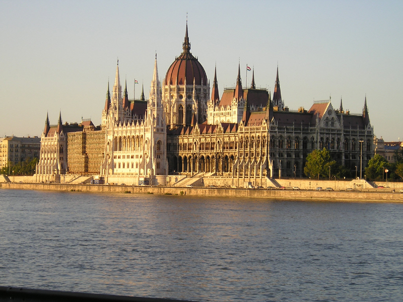 Cum atrage Ungaria noi investitori - budapesta-1351697634.jpg
