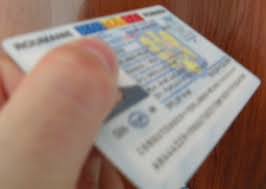 Cinci milioane de români vor primi buletinele electronice gratuit. Cine va suporta cheltuielile - buletin-1675184586.jpg