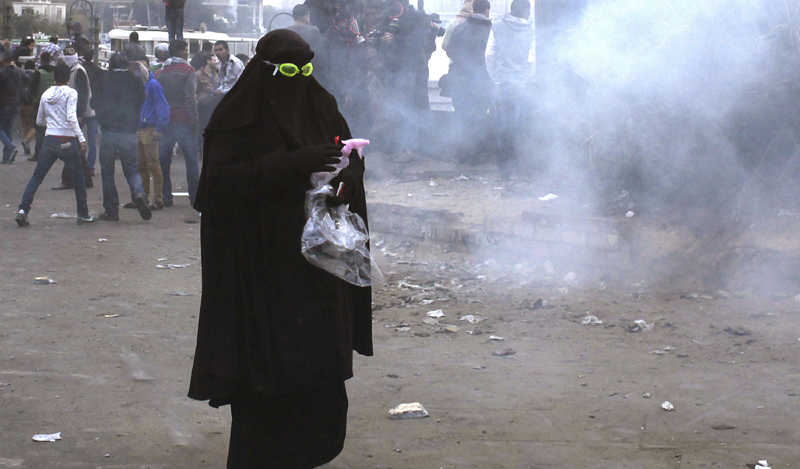 Revolta femeilor musulmane împotriva Statului Islamic. Au dat foc vălului islamic - burkafoc-1470399698.jpg