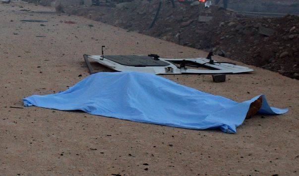 Cadavru în putrefacție, găsit pe plaja din Eforie Sud - cadavrufalezaeforie430c02cfc0134-1349722237.jpg