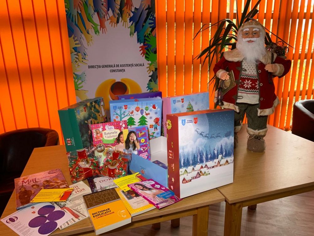 Primăria începe distribuirea cadourilor de Crăciun, pentru copilașii din Constanța - cadouri1-1575029321.jpg