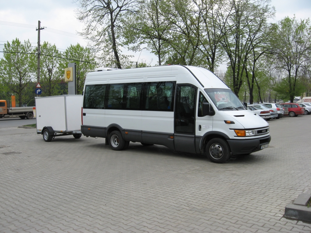 ALARMANT / Șoferi de pe microbuzele școlare, prinși beți la volan - calatori-1348918274.jpg