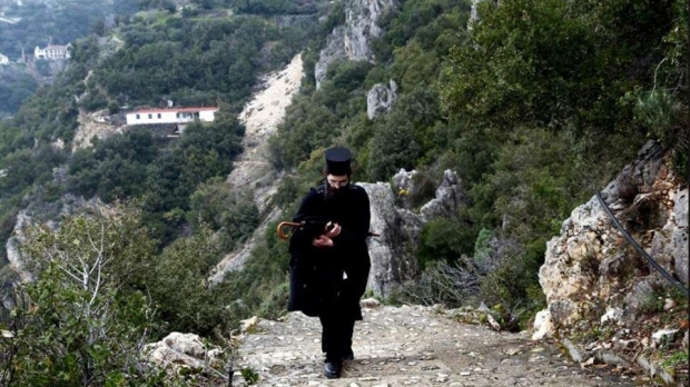 Călugăr român, moarte suspectă la Muntele Athos. Cum a fost găsit cadavrul - calugar03886000-1576242831.jpg