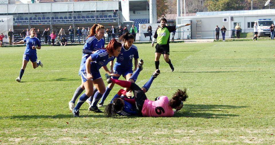 Campionatul  de rugby 7 fete,  o nouă etapă,  la Constanța - campionat-1409155942.jpg