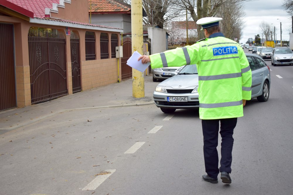 Șofer drogat surprins de polițiști la volan, în județul Constanța - canabisvolan-1592399801.jpg