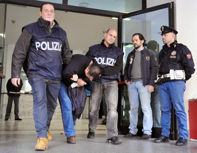 Capii mafiei italiene se întrunesc în camere frigorifice pentru a nu fi interceptați de polițiști - capiimafieiitaliene-1487772485.jpg