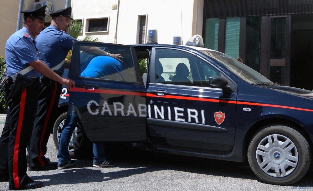 Românca ucisă în Italia, victima unui CRIMINAL ÎN SERIE - carabinieri-1399392267.jpg