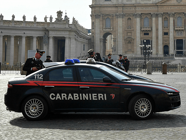 Italia: un muncitor român a fost găsit fără suflare în locuința sa - carabinieri-1537371339.jpg