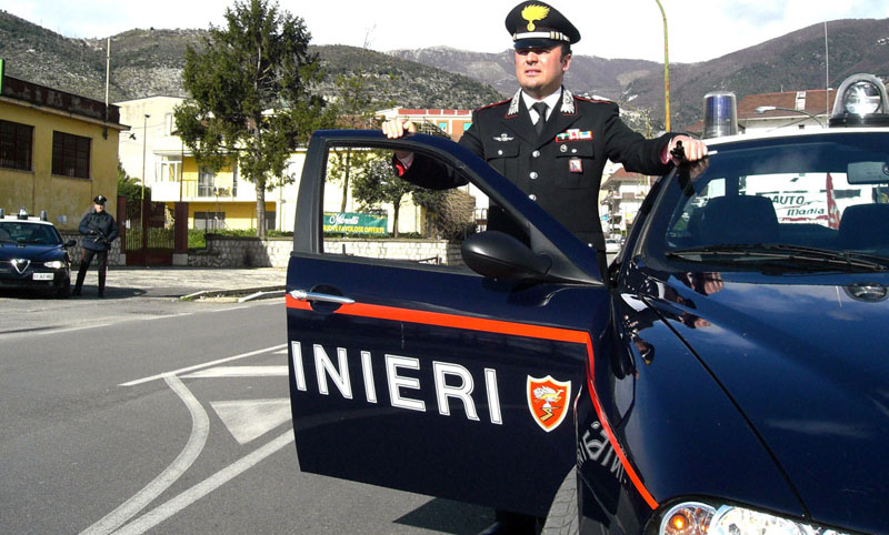 Român care transporta dispozitive explozive pentru spargerea bancomatelor, arestat în Italia - carabinieri1370345861-1407938478.jpg