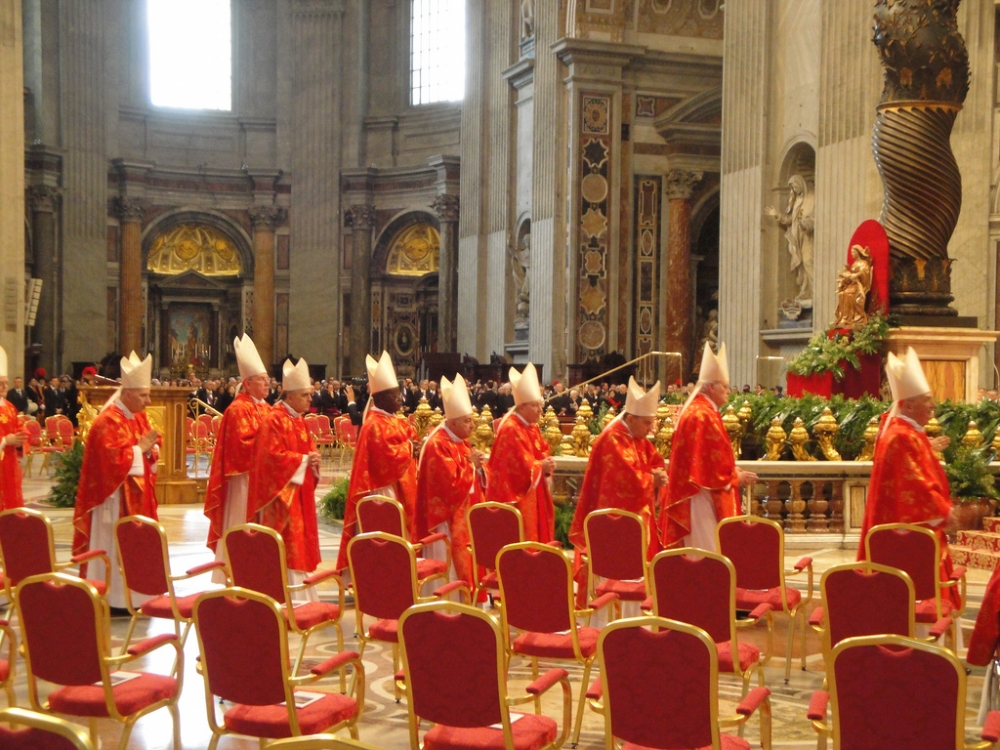 Vatican: Cei 115 cardinali electori au intrat în Capela Sixtină - cardinali-1363106091.jpg