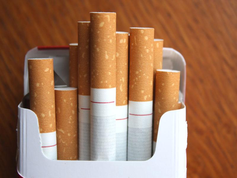 Care e prima țară din UE care va introduce pachete de țigări neutre - careeprimatara-1425058991.jpg