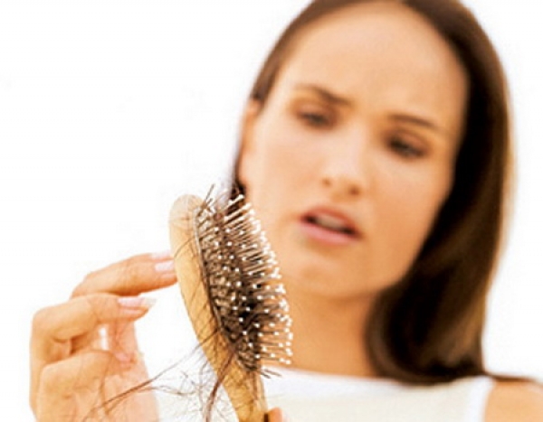 Care sunt cauzele căderii părului - caresuntcauzelecaderiiparului-1429537971.jpg