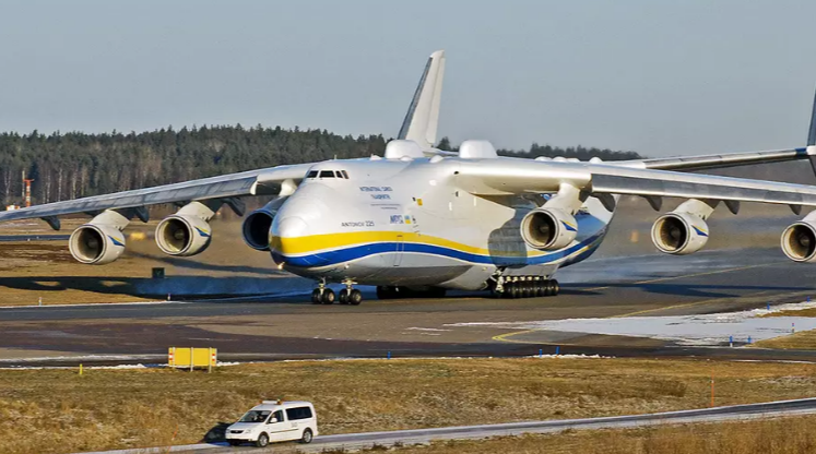Cel mai mare avion cargo din lume va ateriza joi în România - cargo3-1633534724.jpg