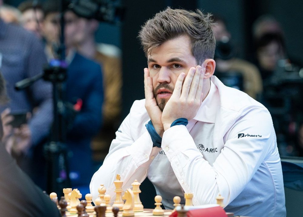 Magnus Carlsen este de neoprit. Norvegianul își învinge cu ușurință adversarii - carlsen-1590588323.jpg