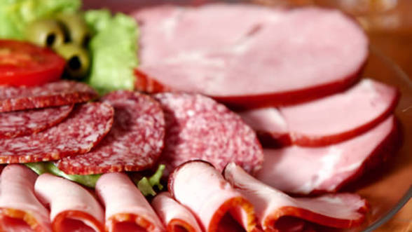 Consumul de carne procesată sporește riscul morții premature - carne-1362671046.jpg