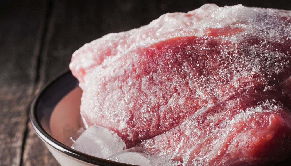 ANSVSA: Atenție la produsele de carne congelate! Eticheta trebuie să precizeze data congelării - carne-1487690996.jpg