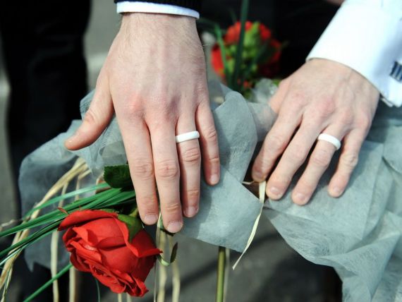 Kansas legalizează căsătoriile între persoane de același sex - casatoriilegayrevigoreazaeconomi-1415863338.jpg