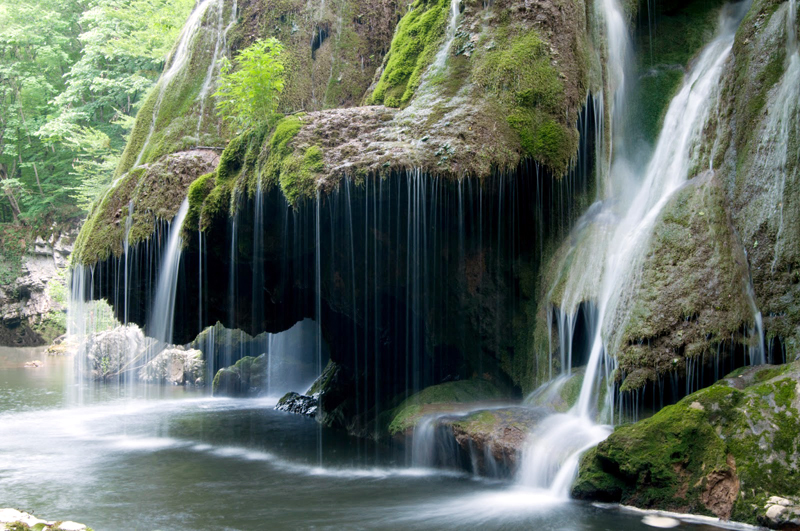 O cascadă din România  e în topul celor mai spectaculoase din lume - cascadabigar-1385126849.jpg