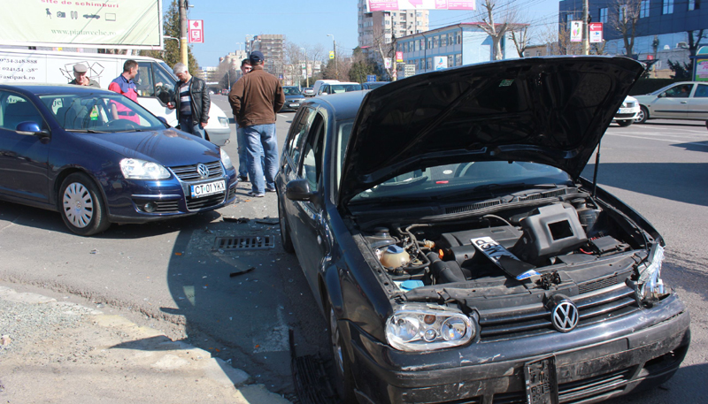 Cascadorii râsului. Cele mai stupide accidente rutiere petrecute în Constanța - cascadoriirasului-1399815120.jpg