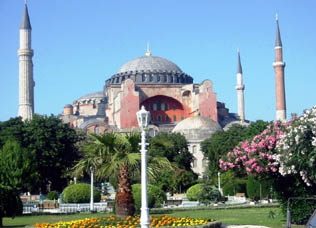 Catedrala Sfânta Sofia din Istanbul ar putea  să redevină moschee - catedrala-1385994516.jpg