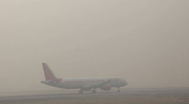 Ceața pune probleme zborurilor pe Aeroportul Mihail Kogălniceanu - ceatablocataeroportlondra033b4d5-1323848592.jpg