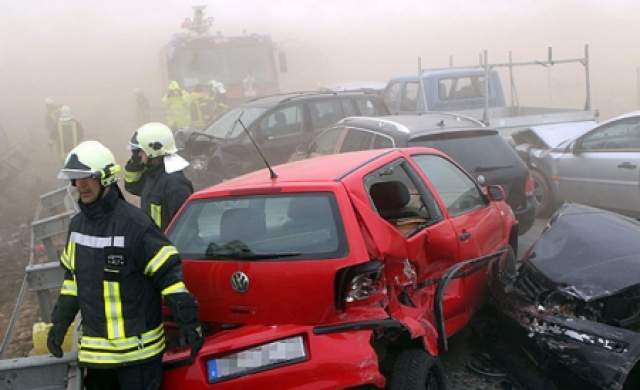 Accident de proporții în Suedia: Trei morți și circa 20 de răniți - ceatasiinghetuladevaratecapcanea-1358267688.jpg