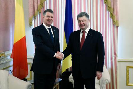 Ce au convenit Iohannis și omologul său Petro Poroșenko - ceauconvenit-1426600011.jpg