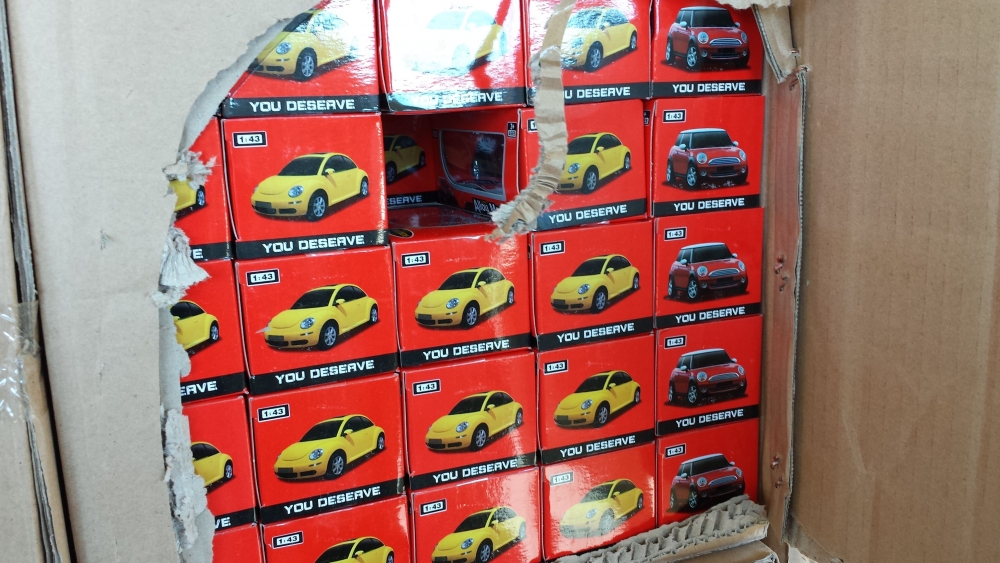 Mobilă și jucării din China, confiscate de polițiștii de frontieră - ceaumaiconfisc-1398326566.jpg