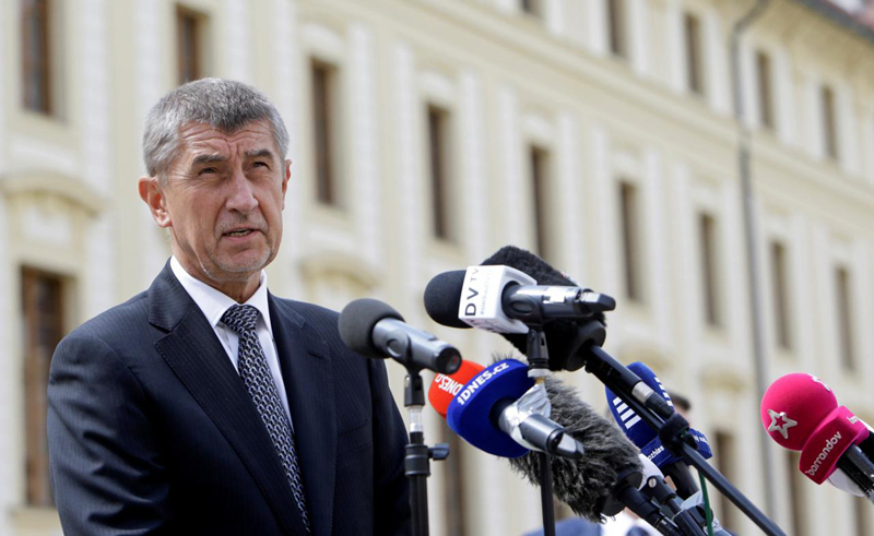 Cehia: Guvernul minoritar  își anunță demisia  după pierderea votului de încredere - cehiaguvernulminoritarpremierula-1516194183.jpg