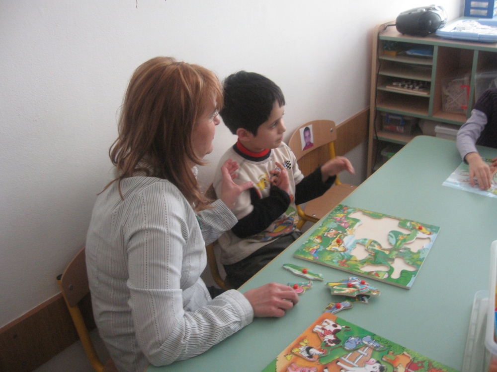 Primul centru de autism deschis la Cernavodă - centruautism31martie7-1386068004.jpg