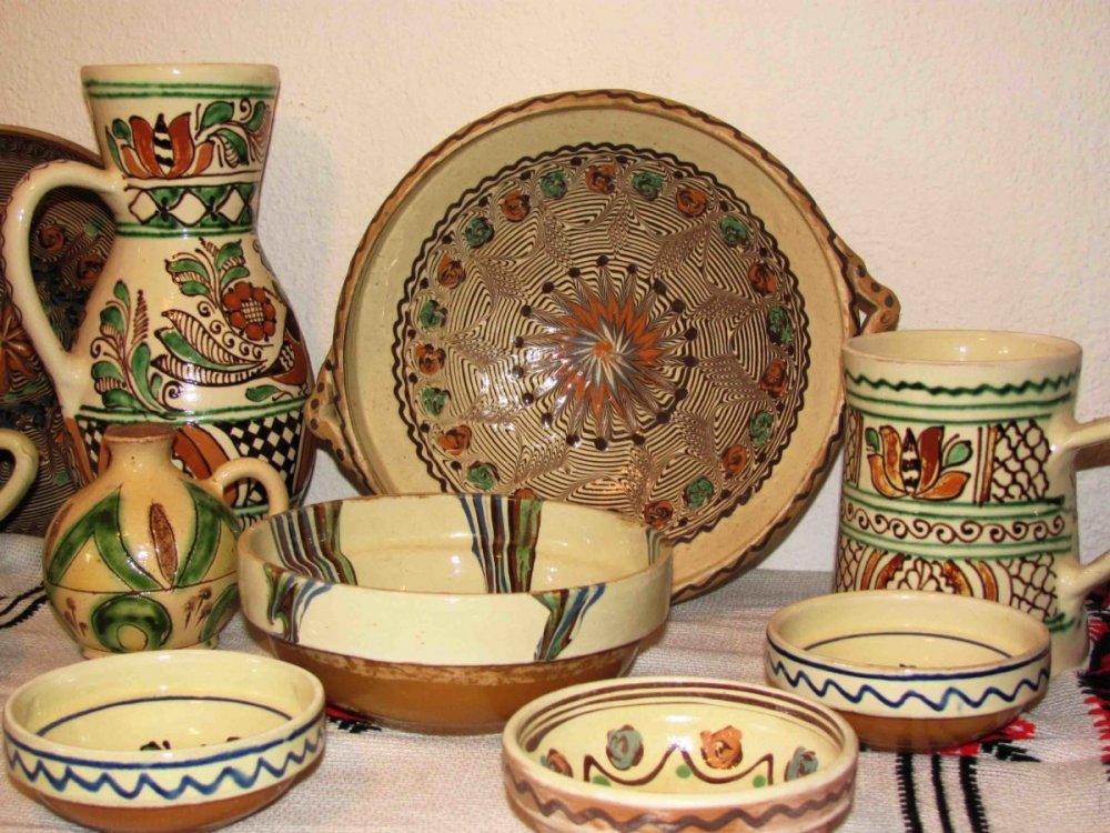 De unde provine ceramica Muzeului de Artă Populară Constanța - ceramicasursacoltisorderomania-1587654696.jpg